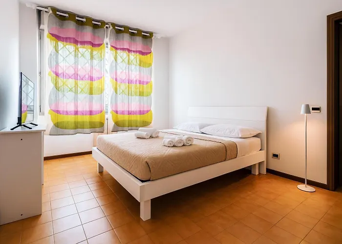 -10 Minutes From The Station- - 5 Beds- Rom